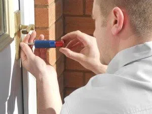 Apopka Locksmith Service Apopka, FL 407-549-5045 - 3a-Broken-Key-Extraction